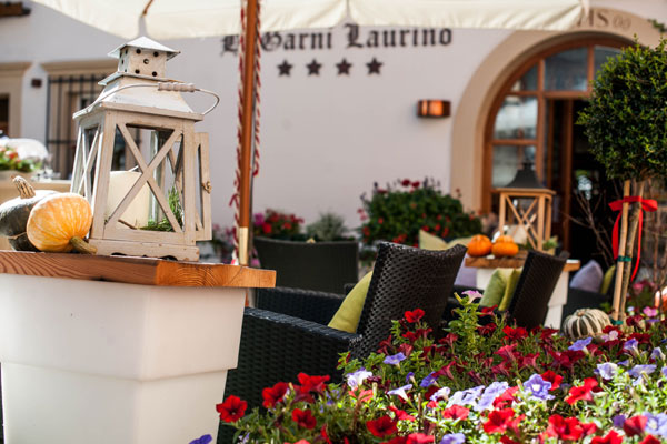 Hotel Garnì Laurino - www.hotelgarnilaurino.it - Tel: 0462340151