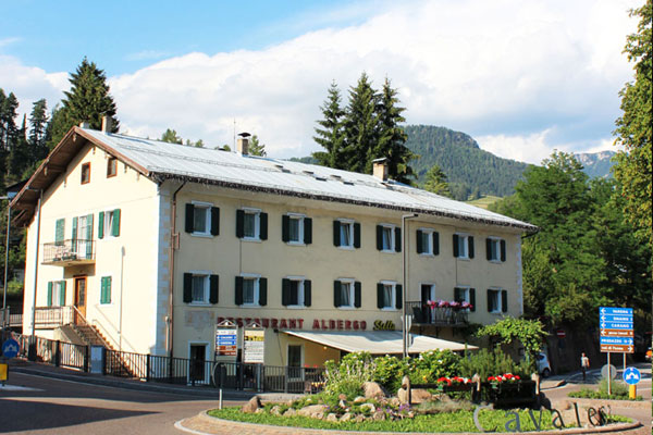 Albergo Stella - www.albergostellacavalese.it - Tel: 0462890018