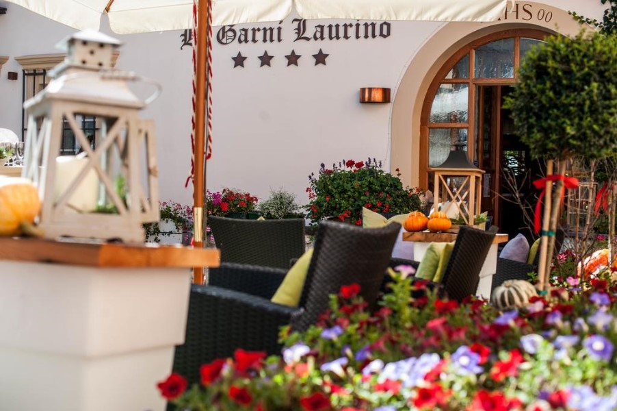 Hotel Garnì Laurino - Cavalese - Tel: 0462340151 - contatta e prenota - Val di Fiemme Trentino