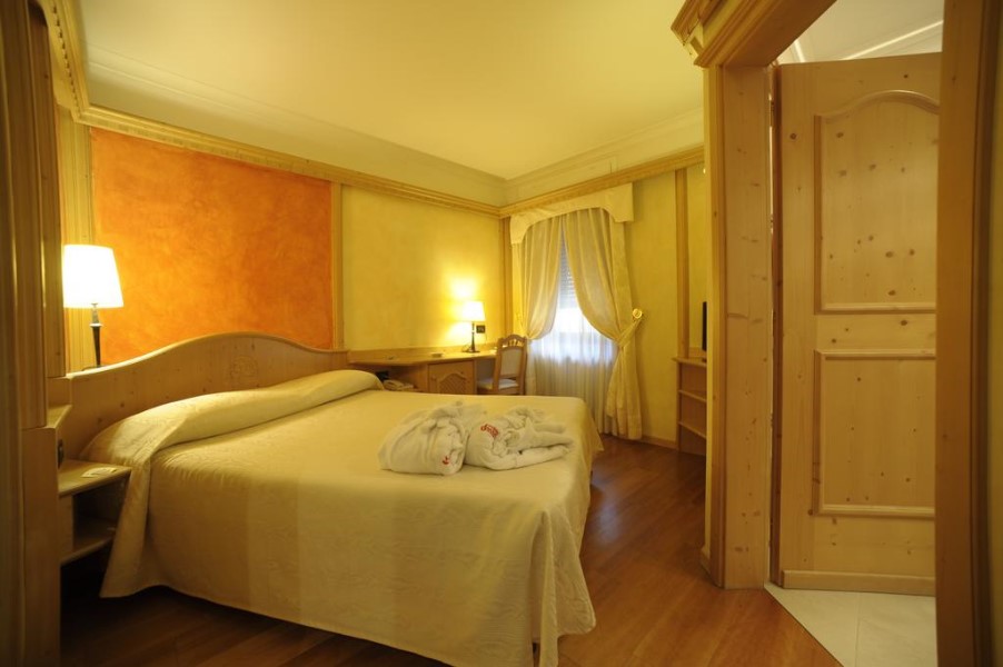 Hotel Ancora - Predazzo - Tel: 0462501651 - contatta e prenota - Val di Fiemme Trentino